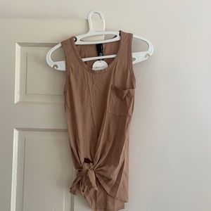 Bobi tie tank